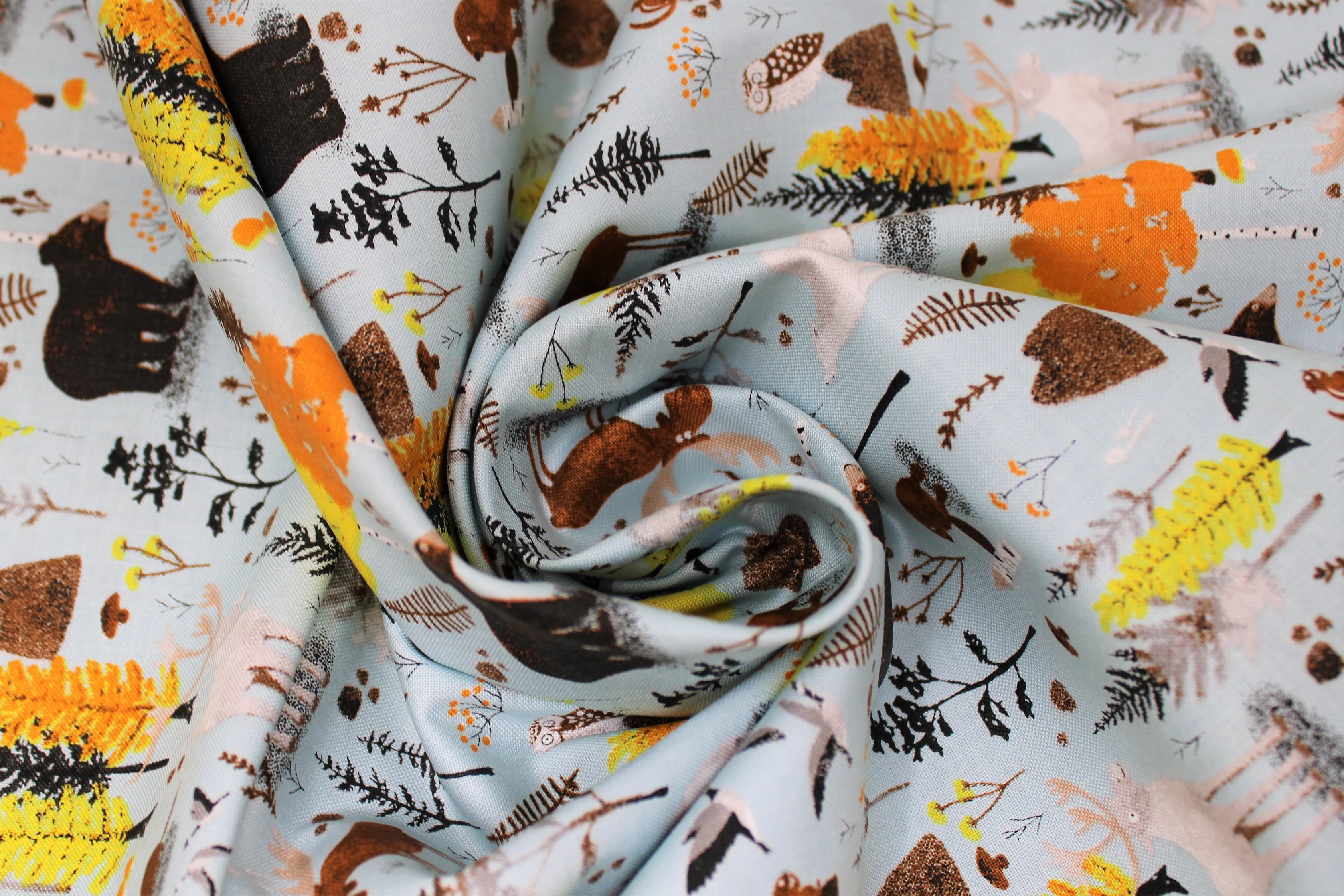 Canadian Autumn - 44" - 100% Cotton - Image 3