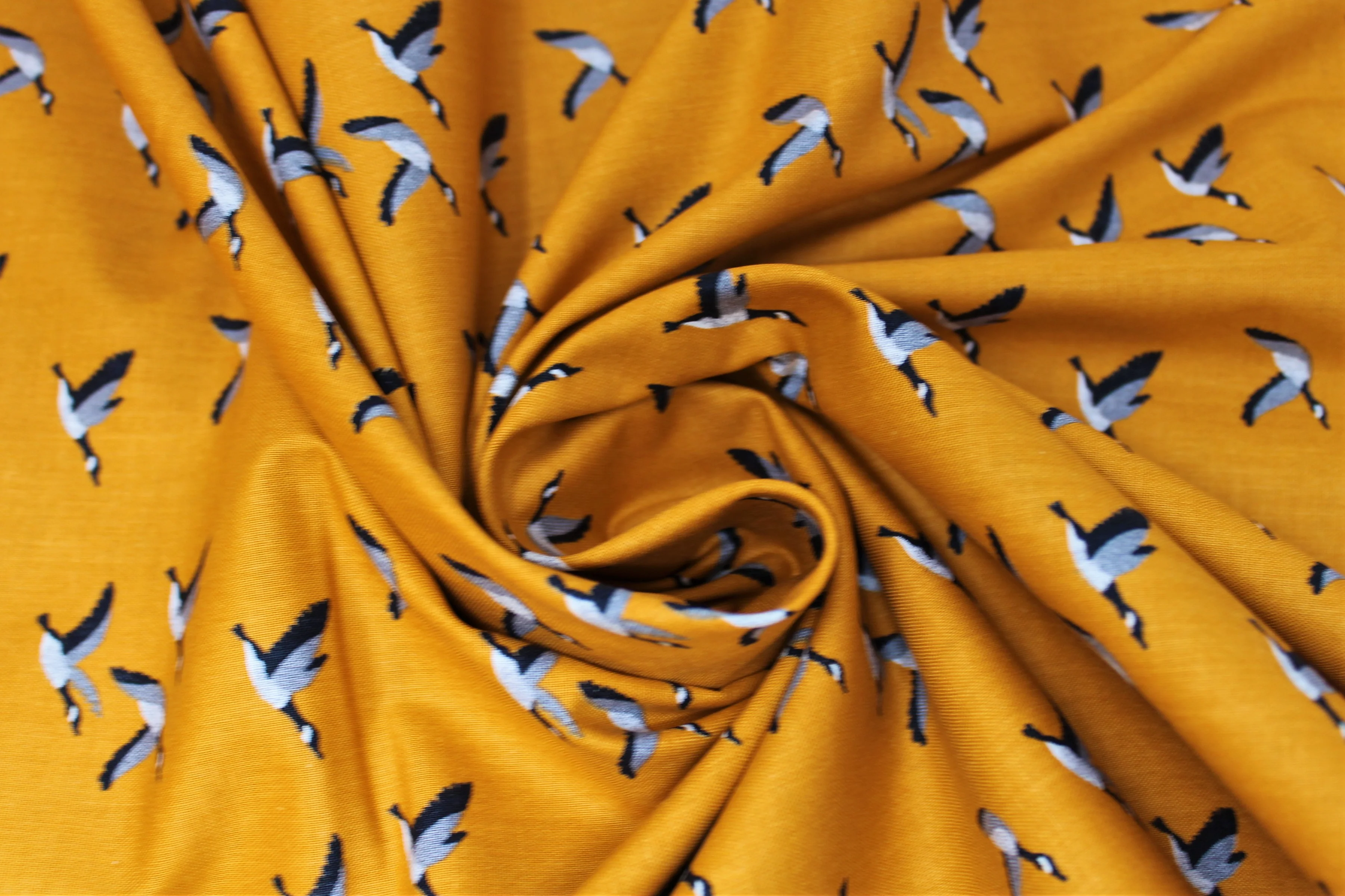 Canadian Autumn - 44" - 100% Cotton - Image 5