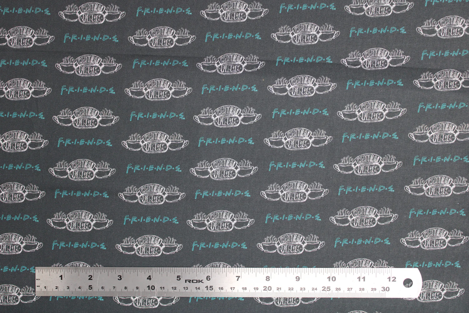 Friends - 45" - 100% Cotton - Image 4