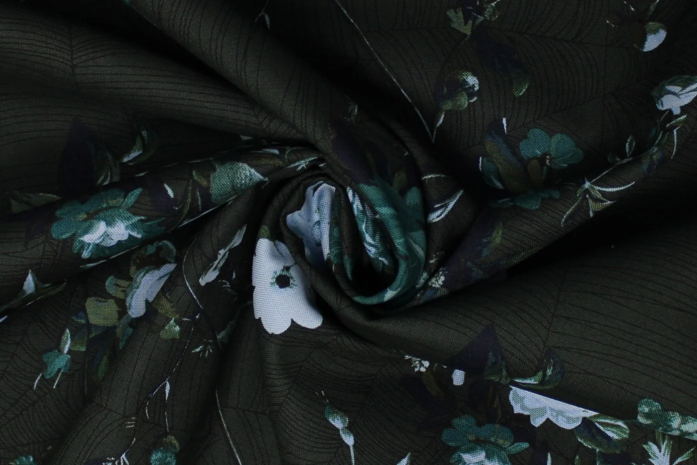 Enrapture - 44/45" - 100% cotton - Image 11