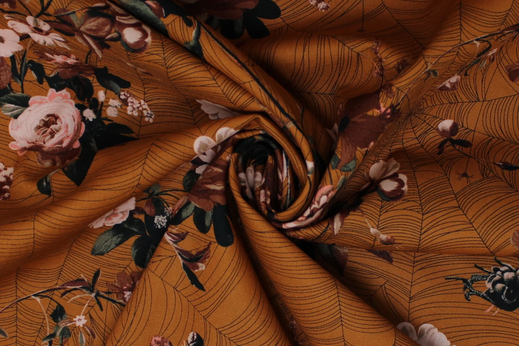 Enrapture - 44/45" - 100% cotton - Image 13