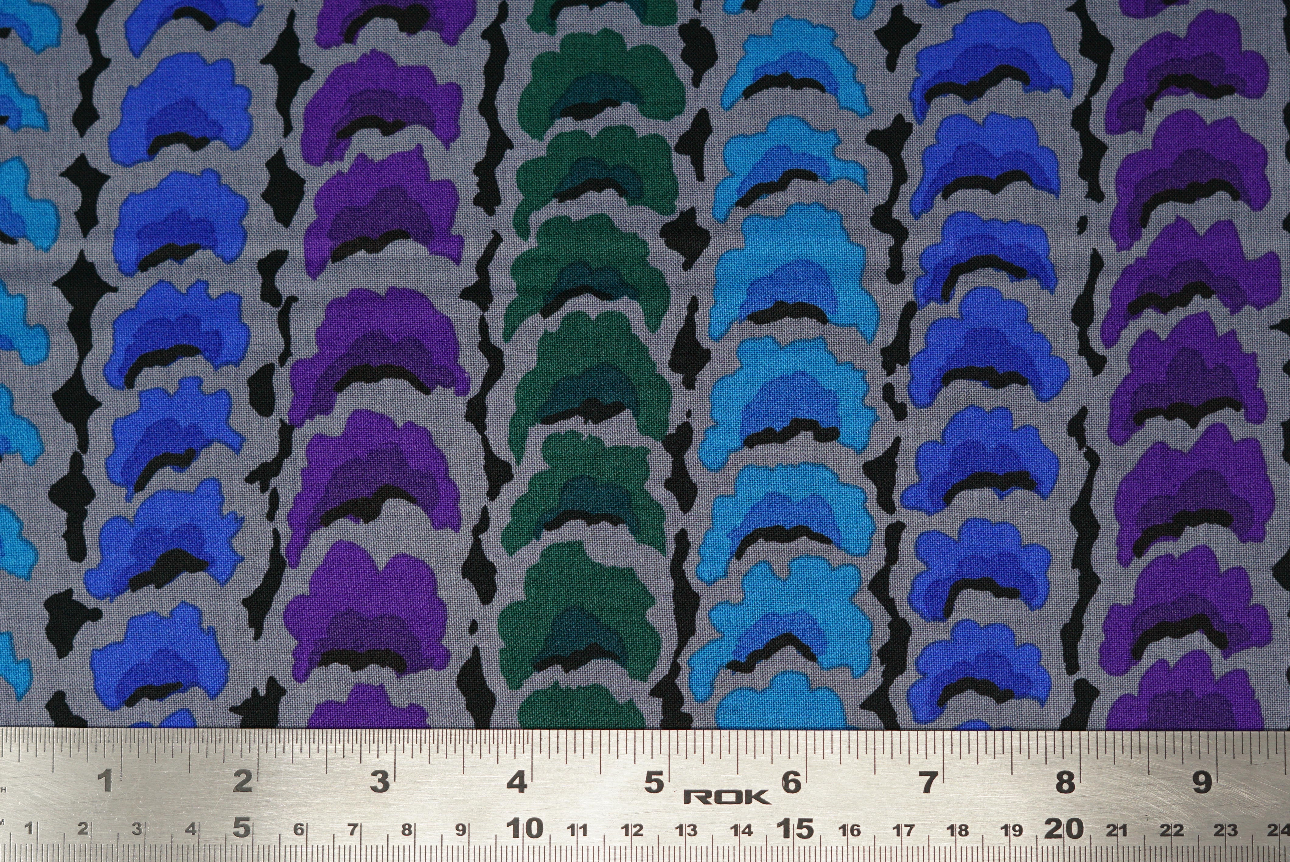 Garlands - 44/45" - 100% Cotton - Kaffe Fassett Collective - Image 3
