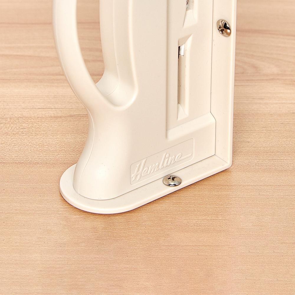 Scissors Sharpener - HEMLINE brand - Image 3