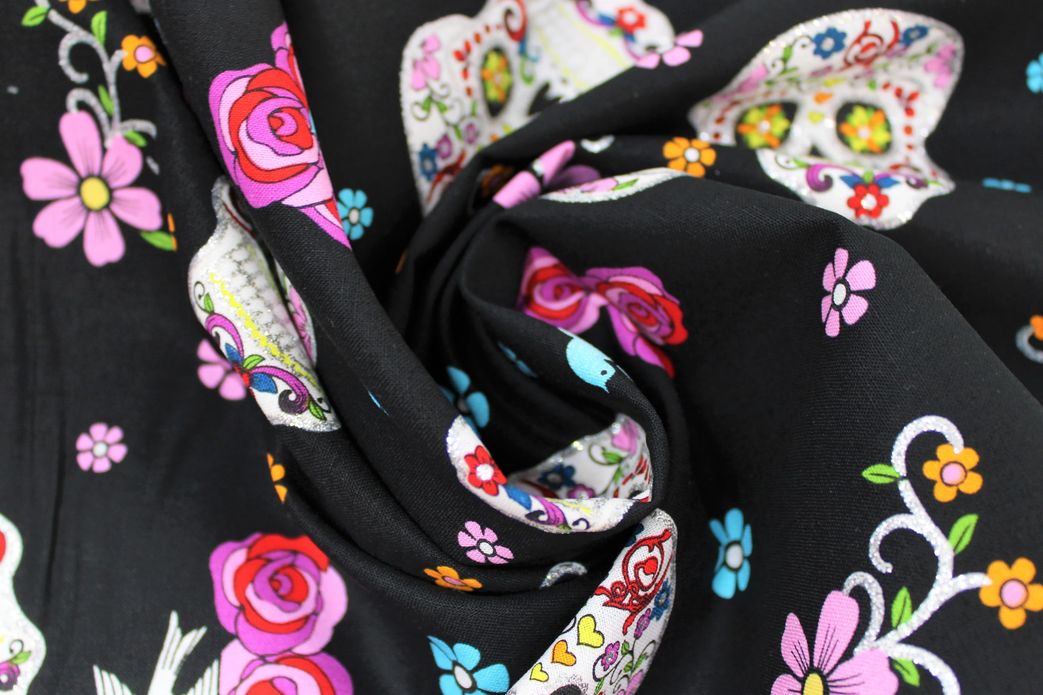 Folkloric Skulls - 45" - 100% Cotton - Image 7