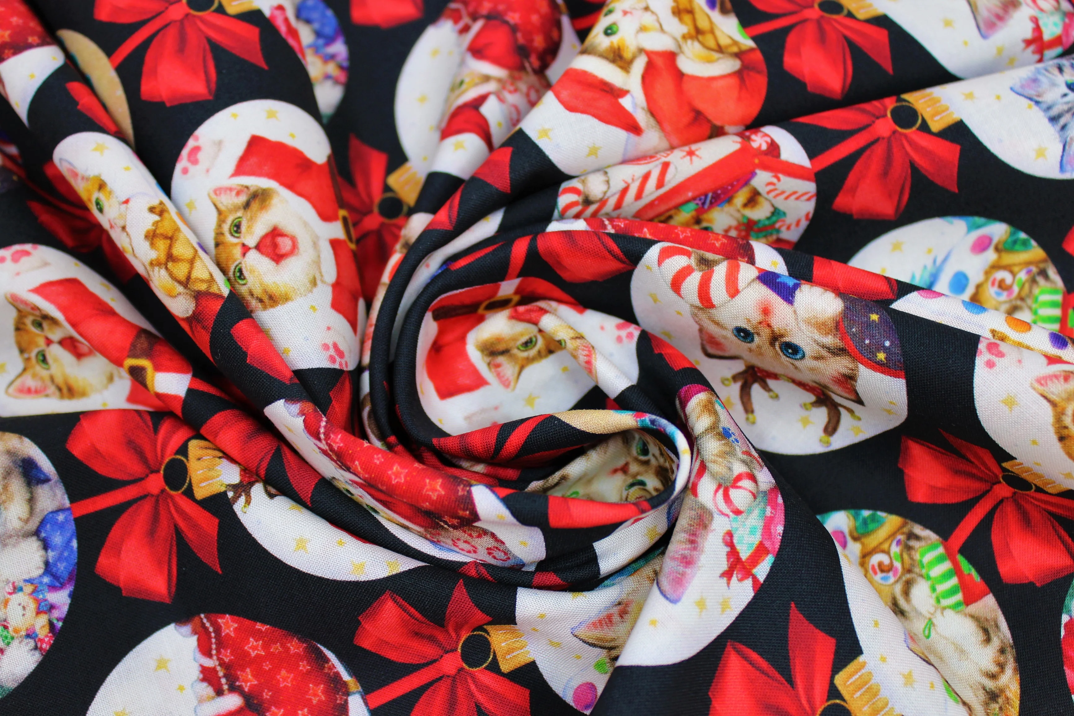 Kitten Christmas - 45" - 100% Cotton - Image 10