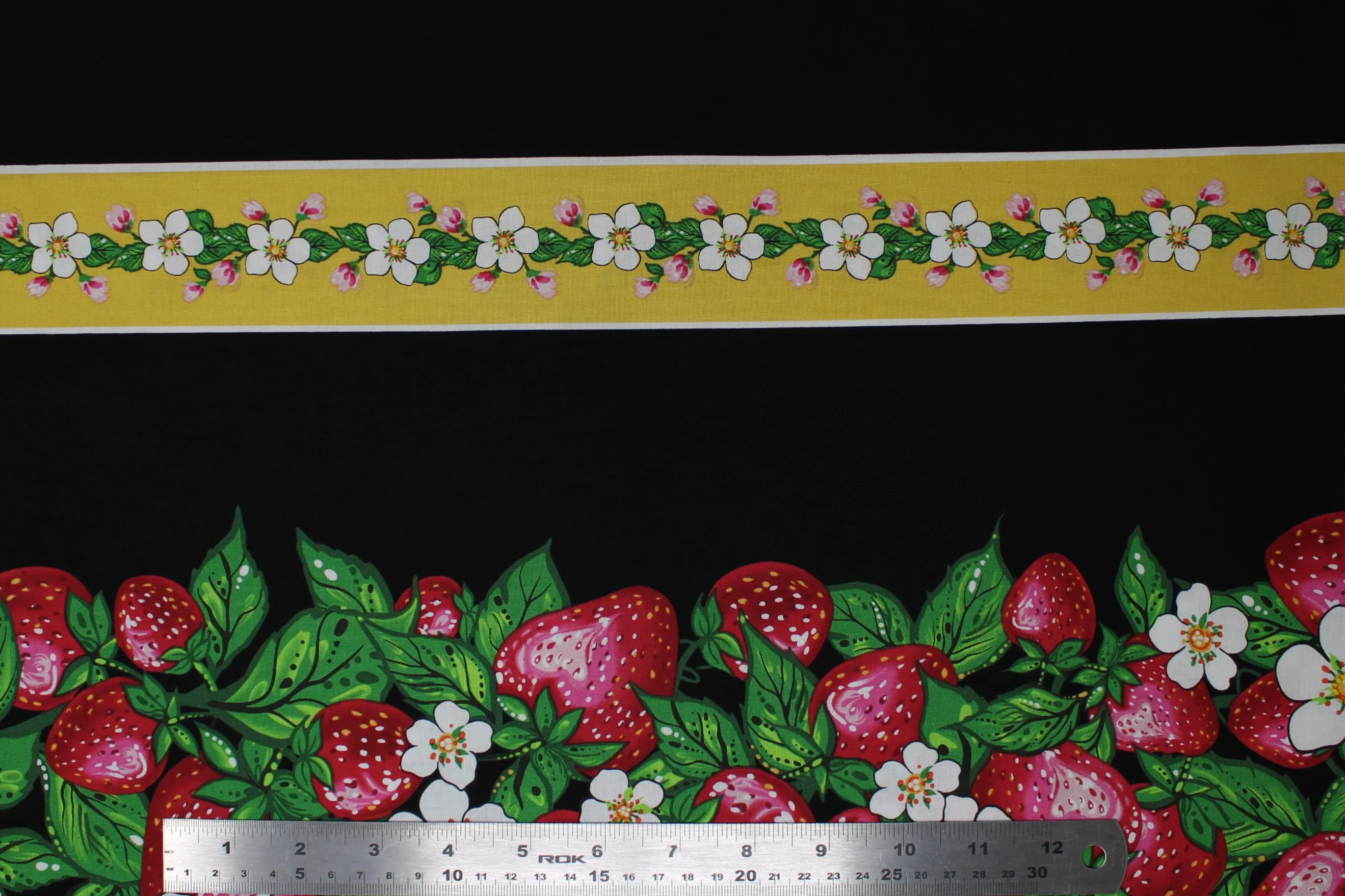 Strawberry Dreamcatcher - 43/44" - 100% cotton - Image 7