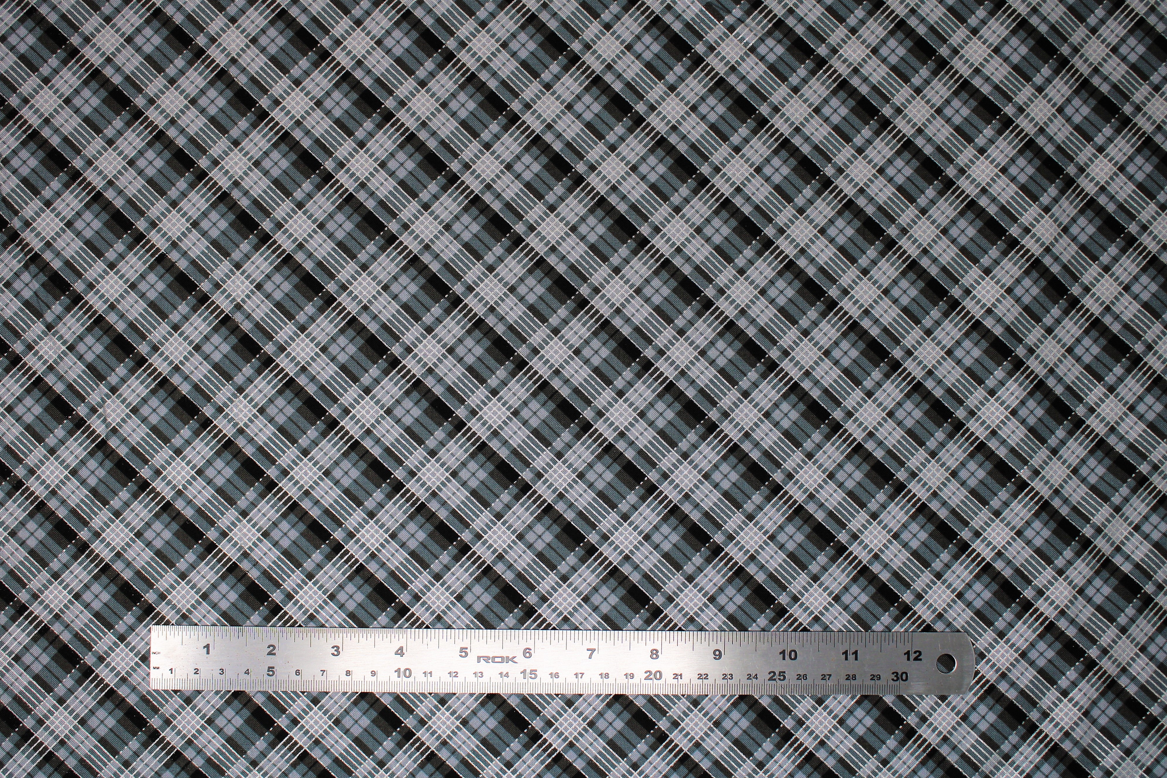 Winter Grandeur 9 - 45" - 100% Cotton - Image 4