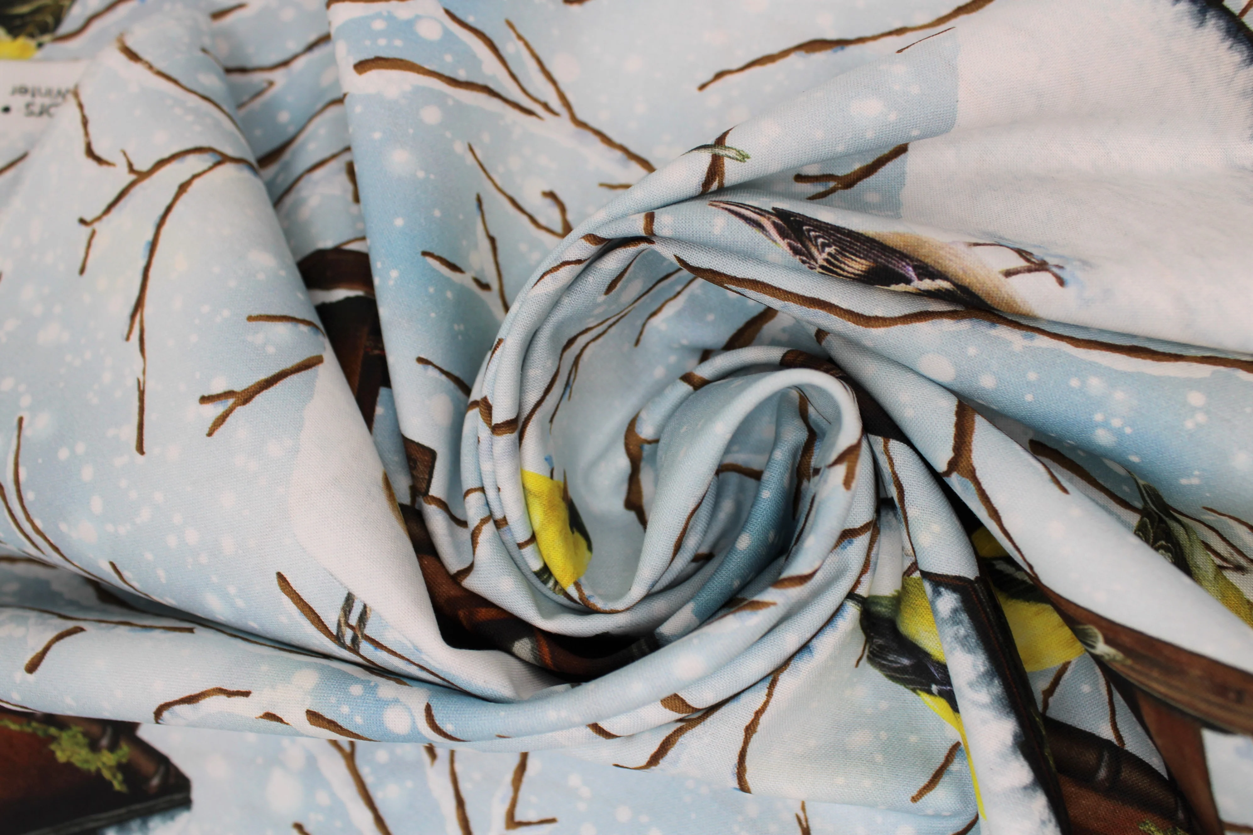 Winter Visitors - 44" - 100% Cotton (Robert Kaufman) - Image 3