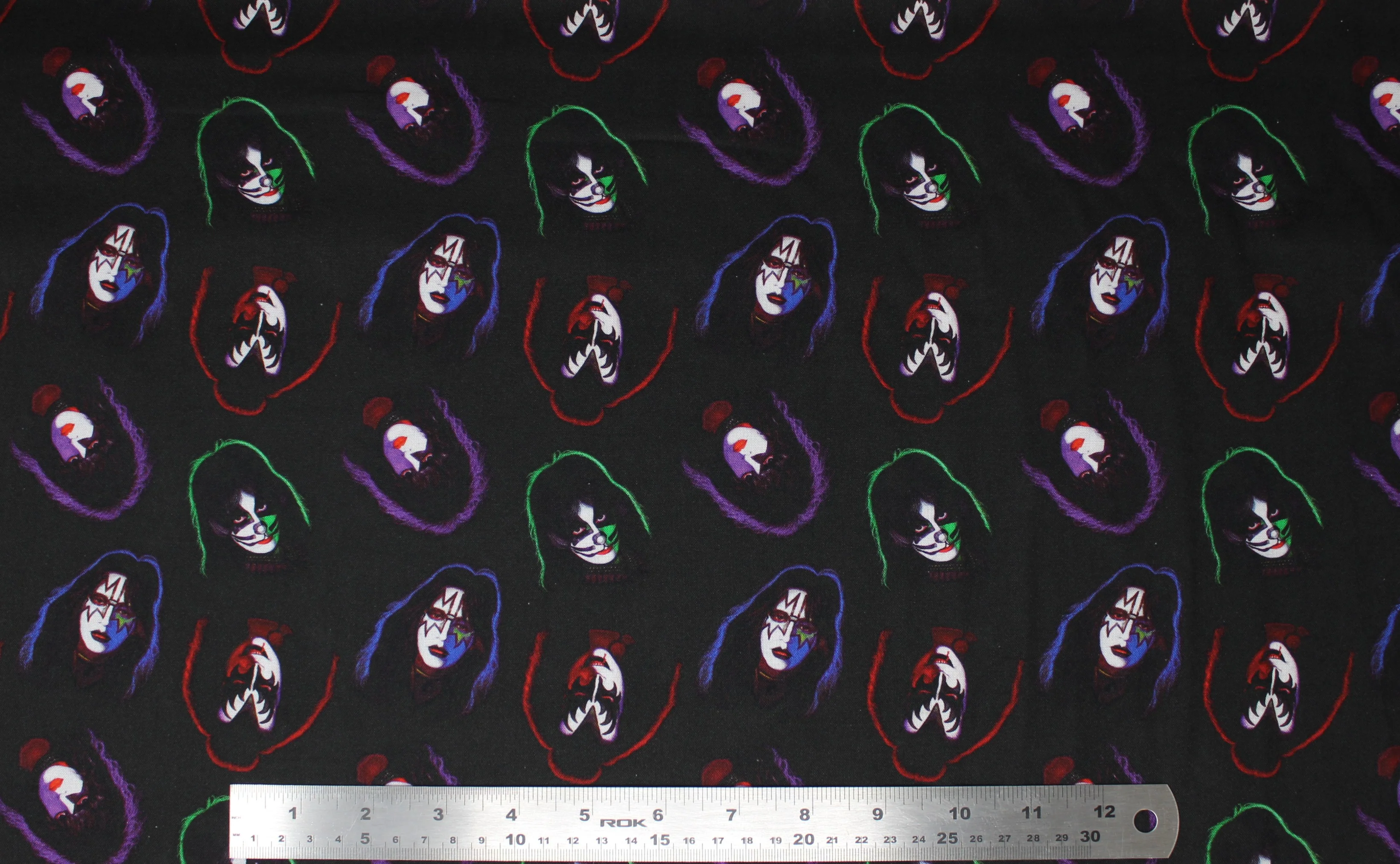 Kissed - 43/44" - 100% Cotton - Image 2