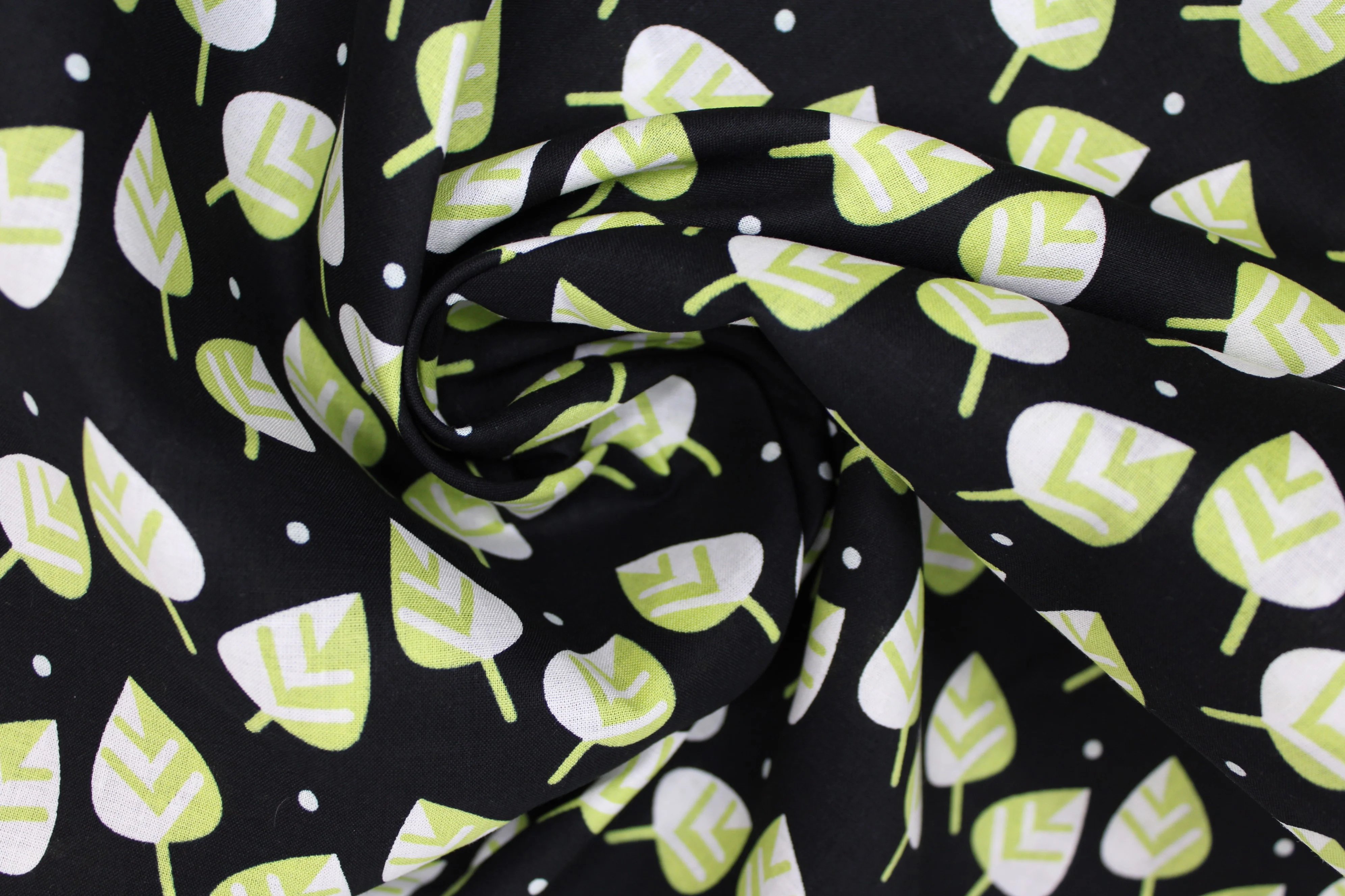 Leaves - 45" - 100% Cotton - Len's Mill prints - Image 3