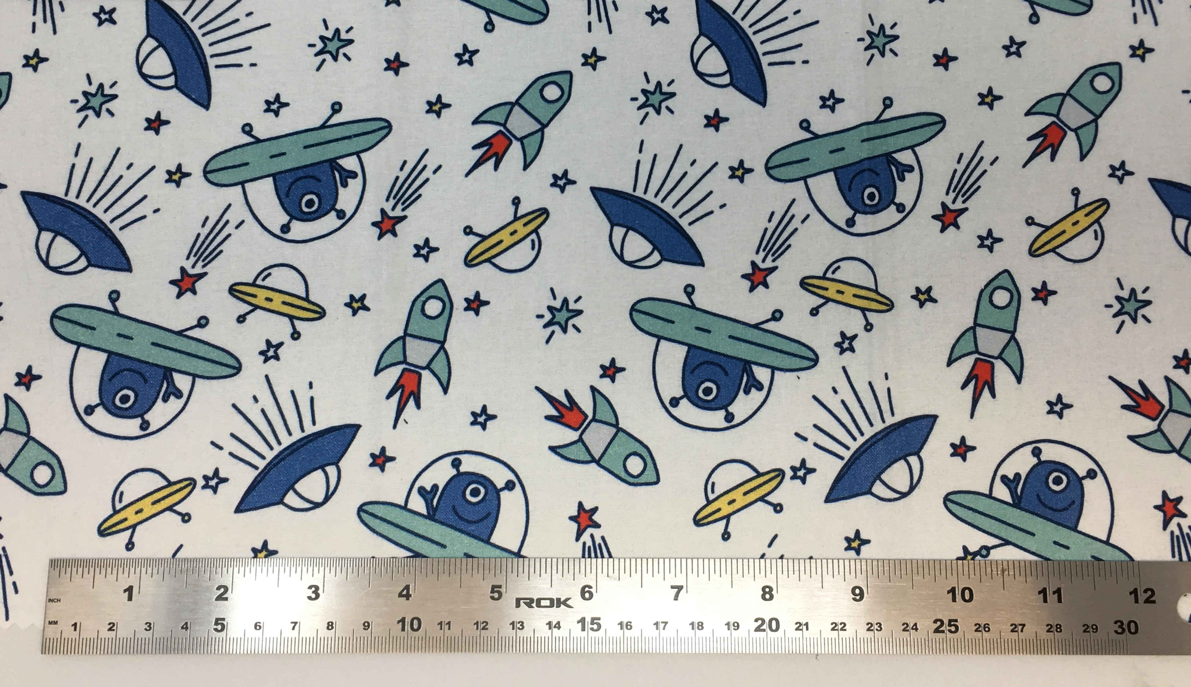 UFO adventure - 45" - 100% Cotton - Len's Mill prints - Image 4