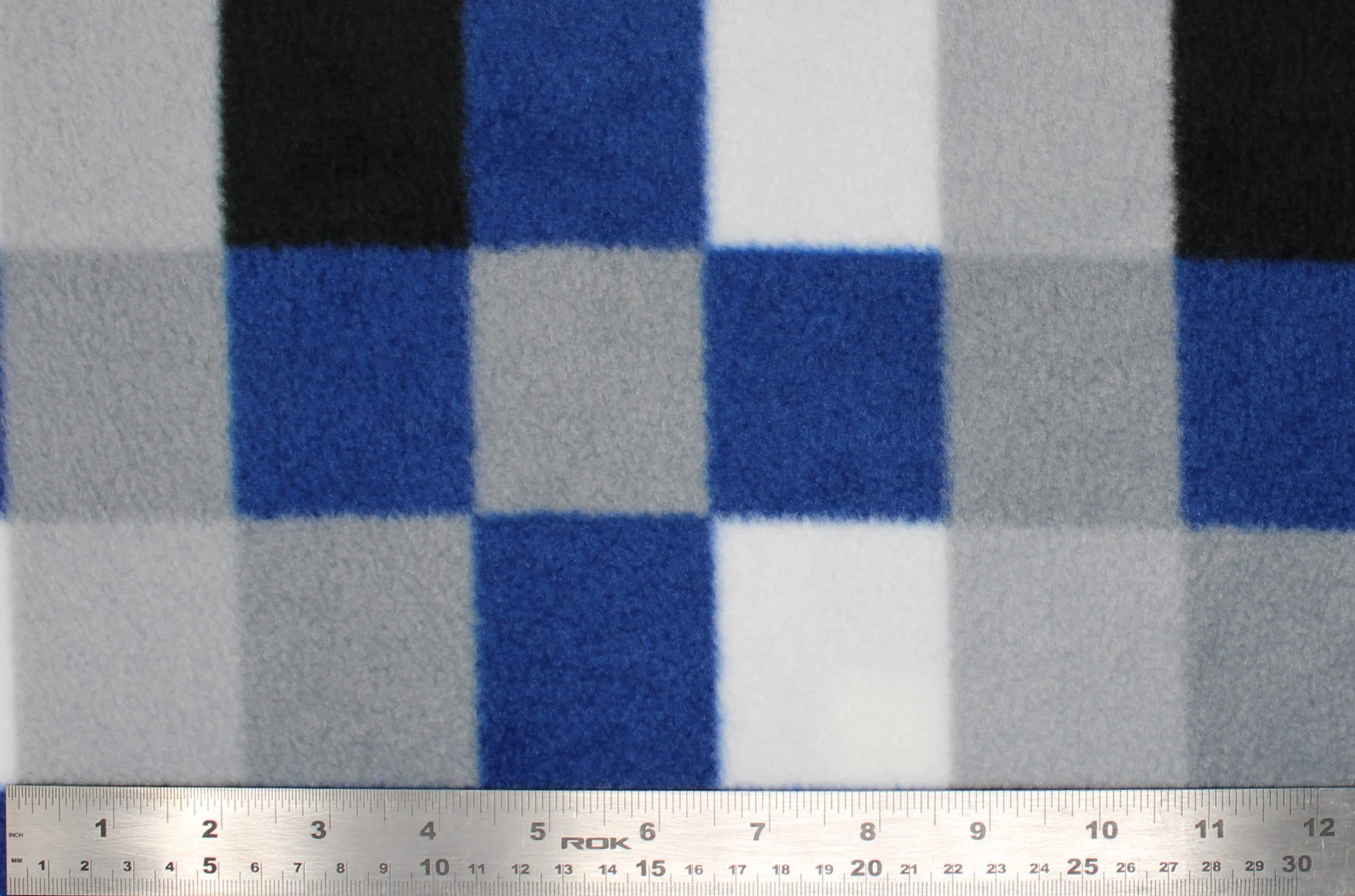 Checker Fleece Print - 60" - 100% polyester - Image 3