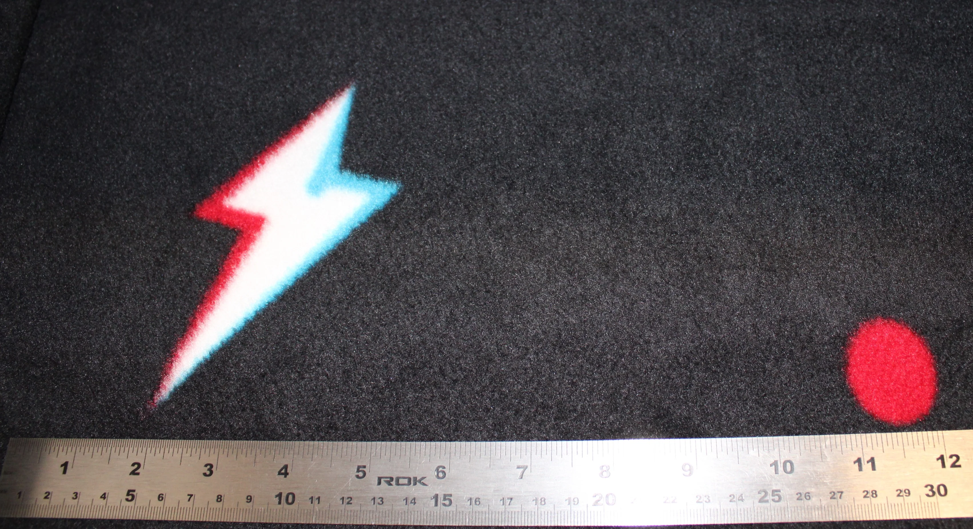 Lightning Bolt Abstract Fleece Print - 60" - 100% polyester - Image 3