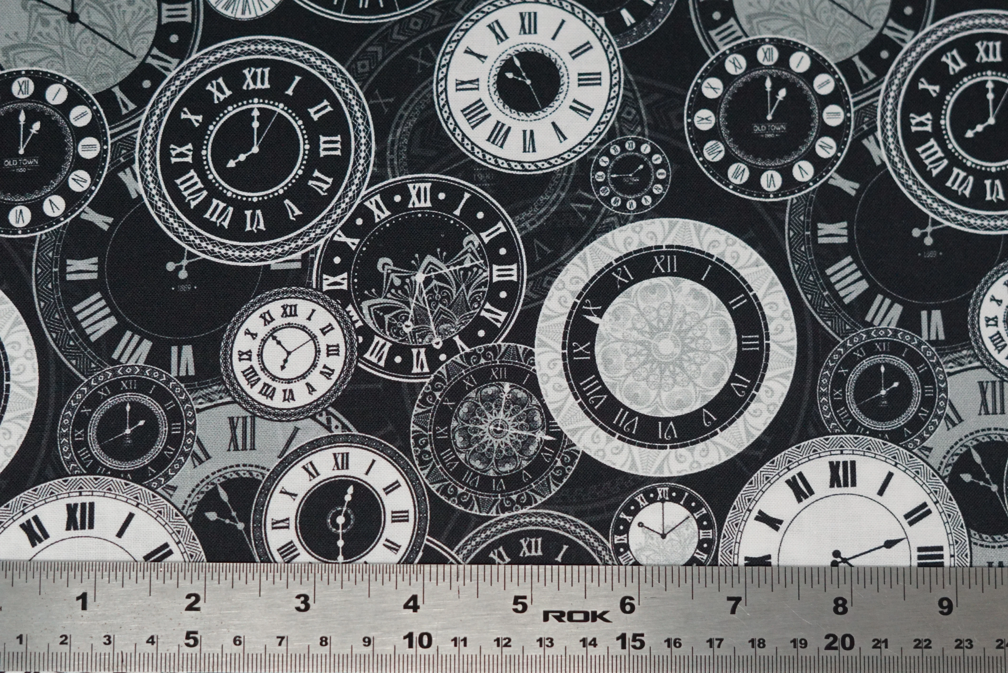 Clocks - 44/45" - 100% Cotton - Image 3