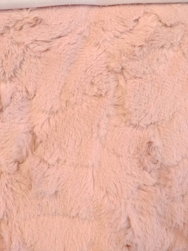 Fake Fur - 60" - 100% Polyester - Image 3