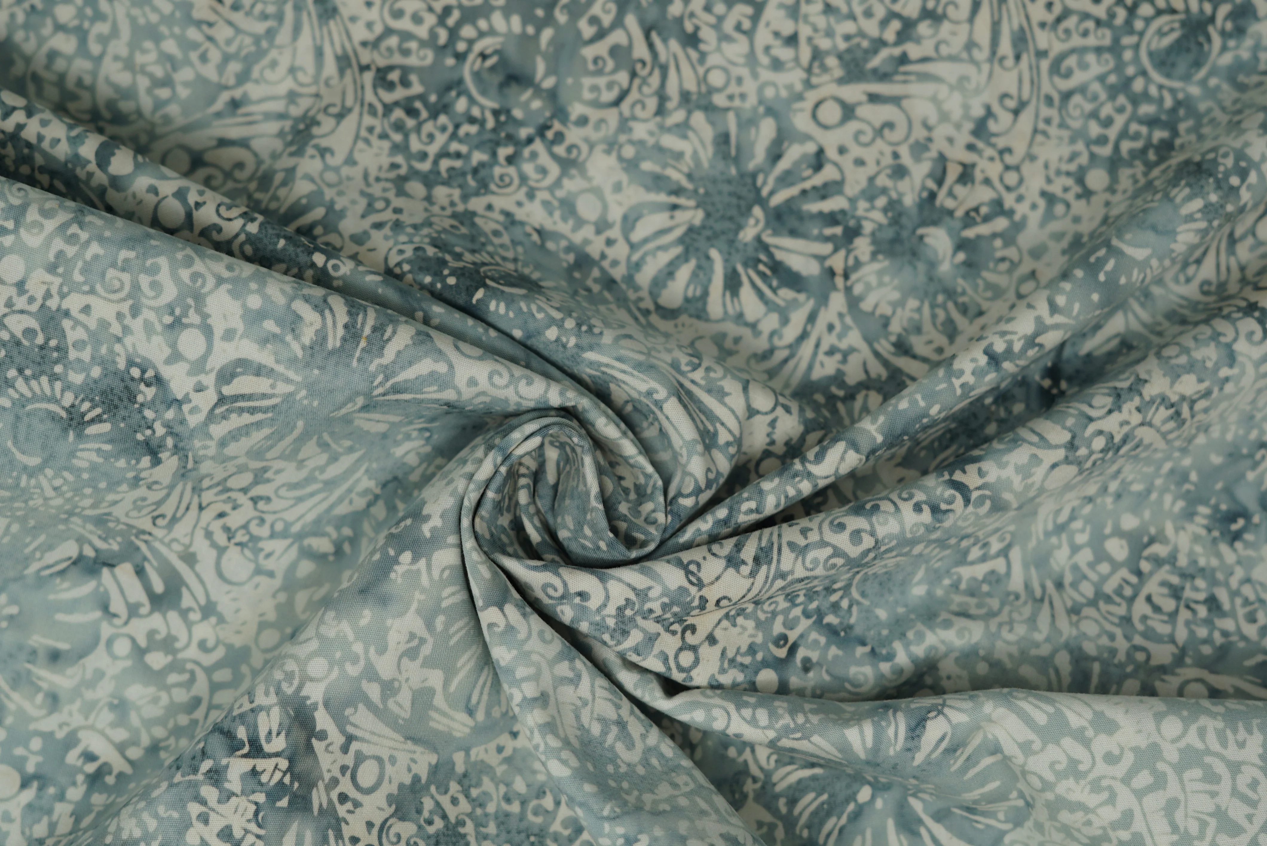 Banyan Batiks: Flutter - 44/45" - 100% Cotton - Image 13