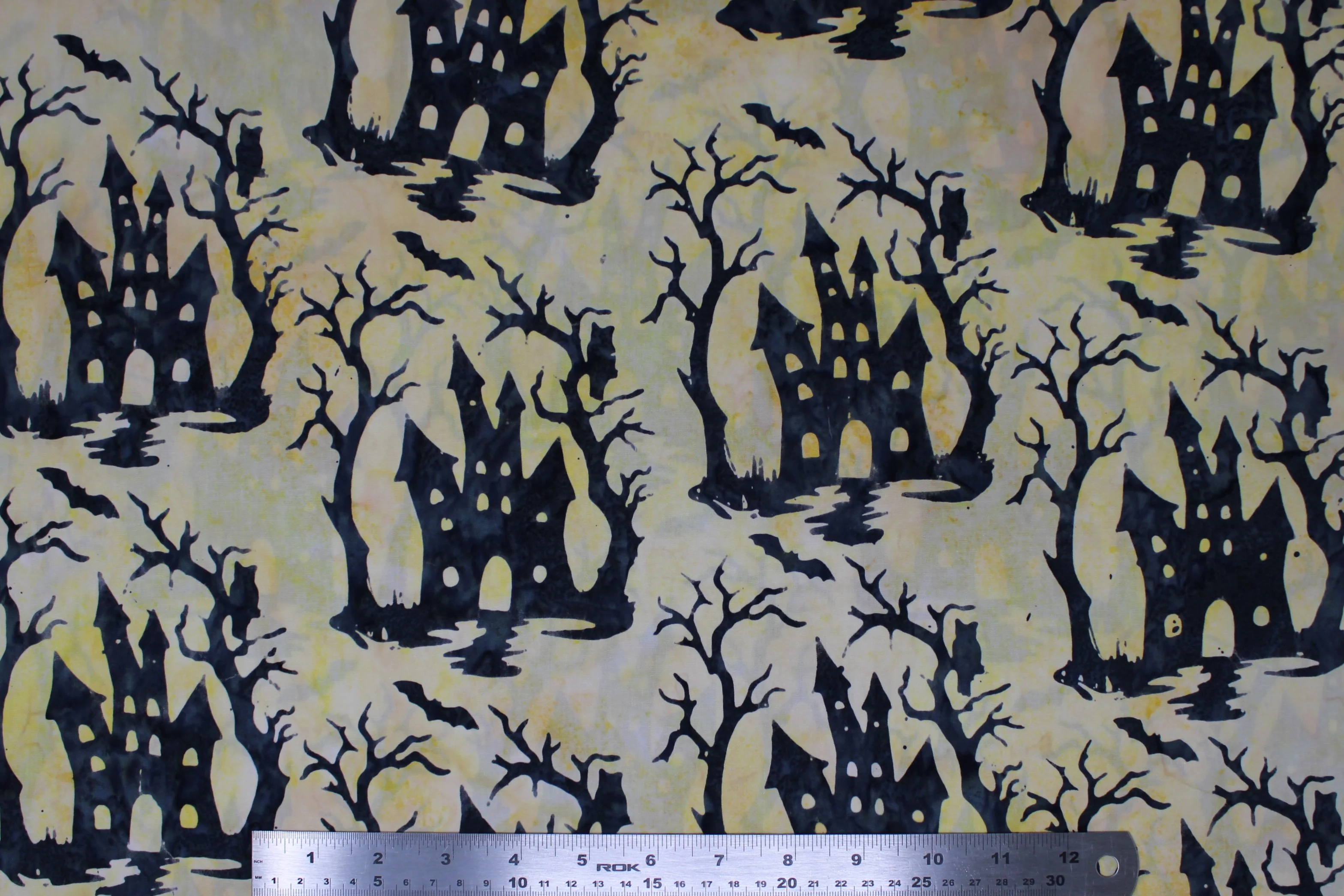 Banyan Batiks: Haunted House - 43/44" - 100% cotton batik - Image 2