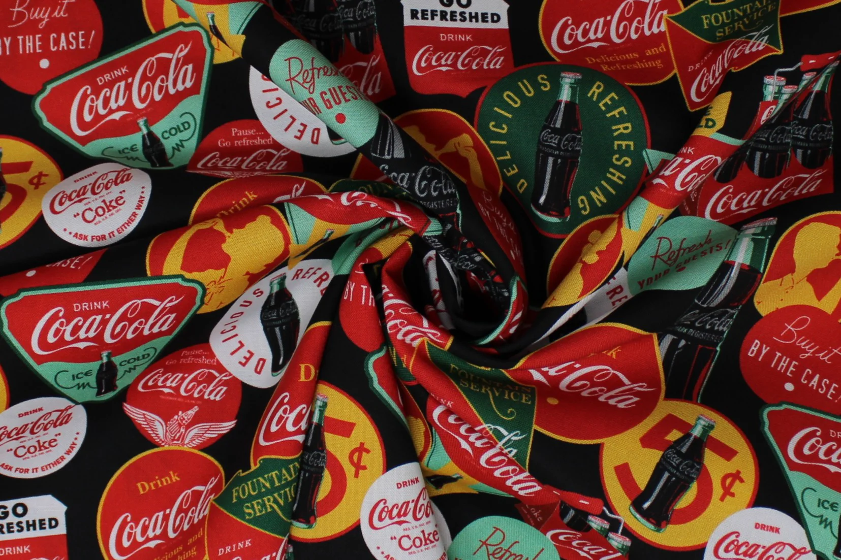 Coca Cola - 44/45" - 100% cotton - Image 3