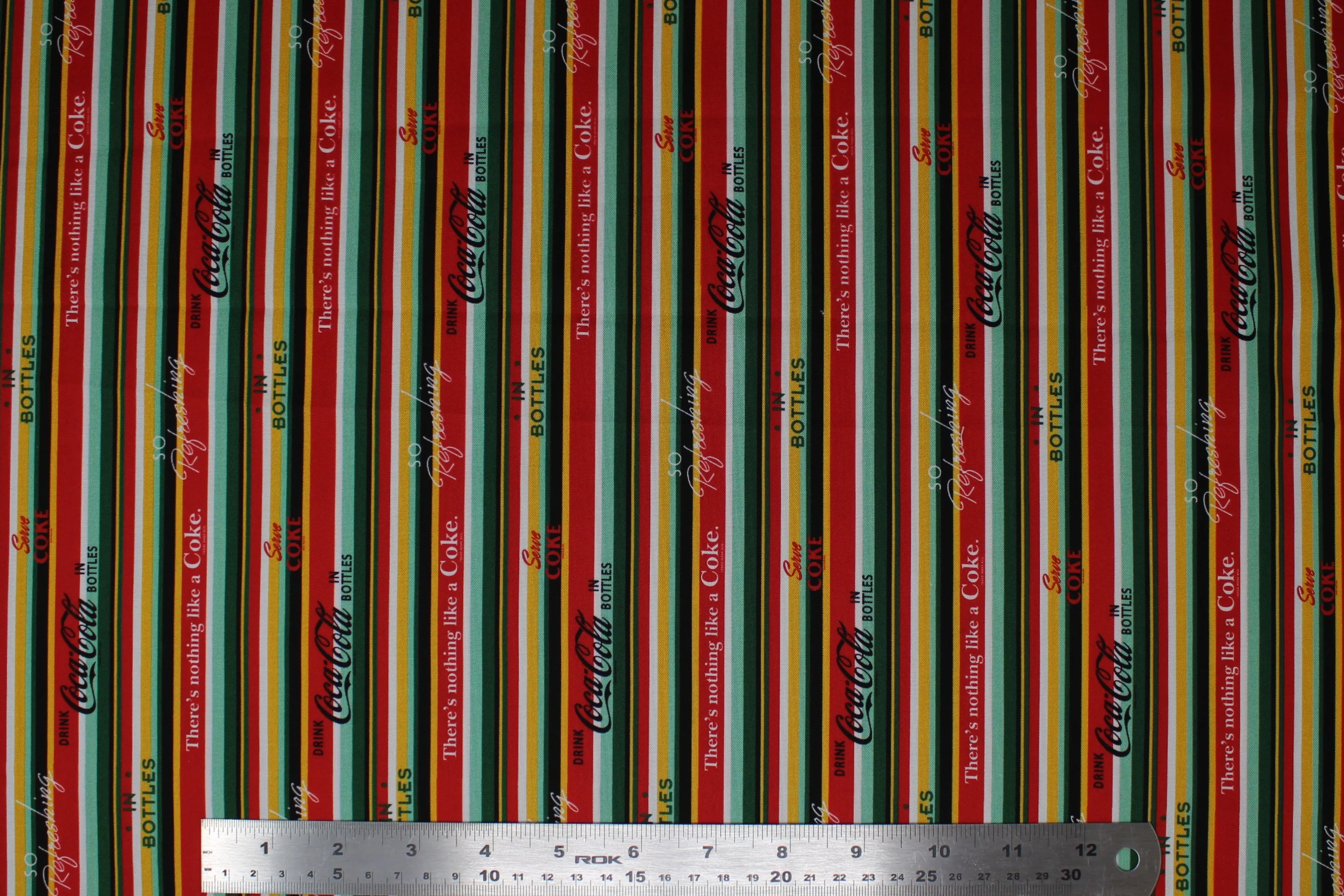 Coca Cola - 44/45" - 100% cotton - Image 4