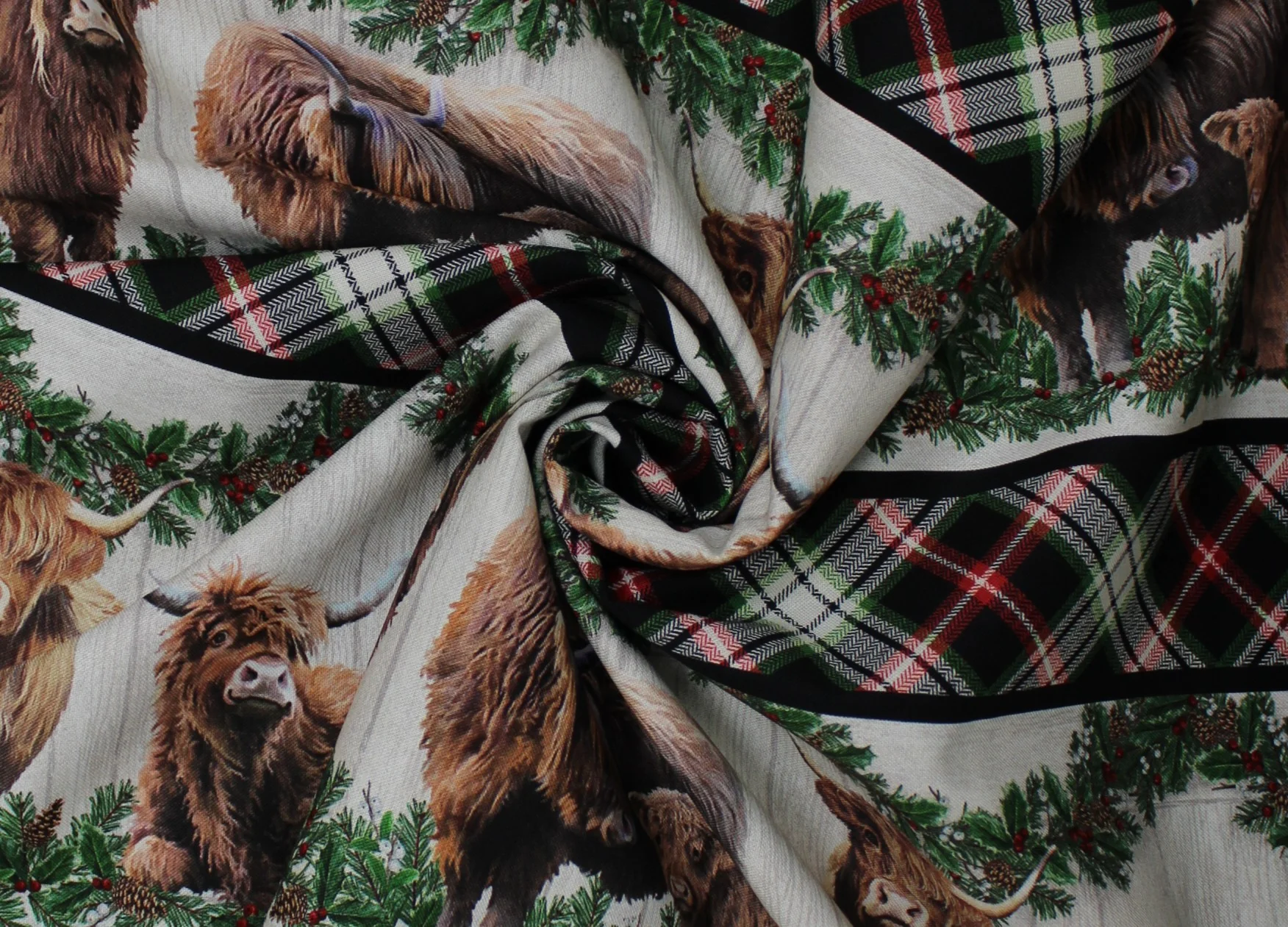 Highland Heart - 44/45" - 100% cotton - Image 3