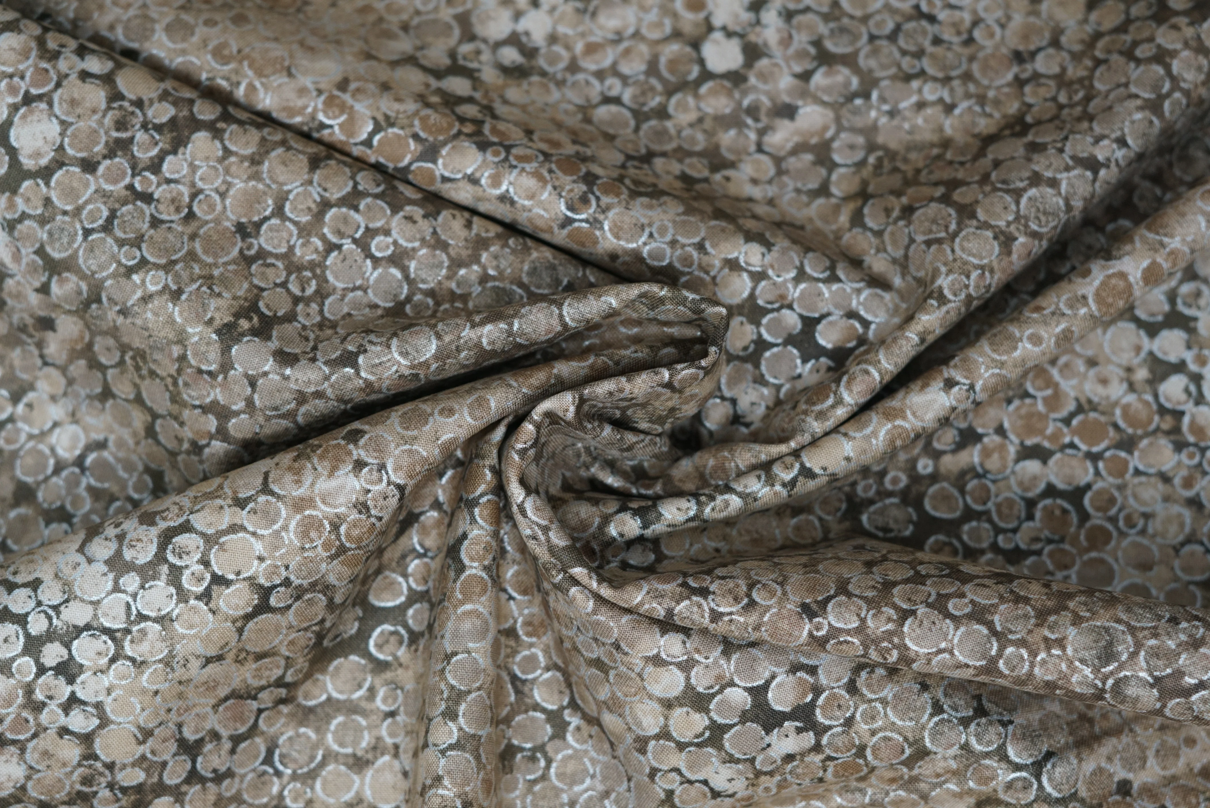 New Shimmer - 44/45" - 100% Cotton - Image 13