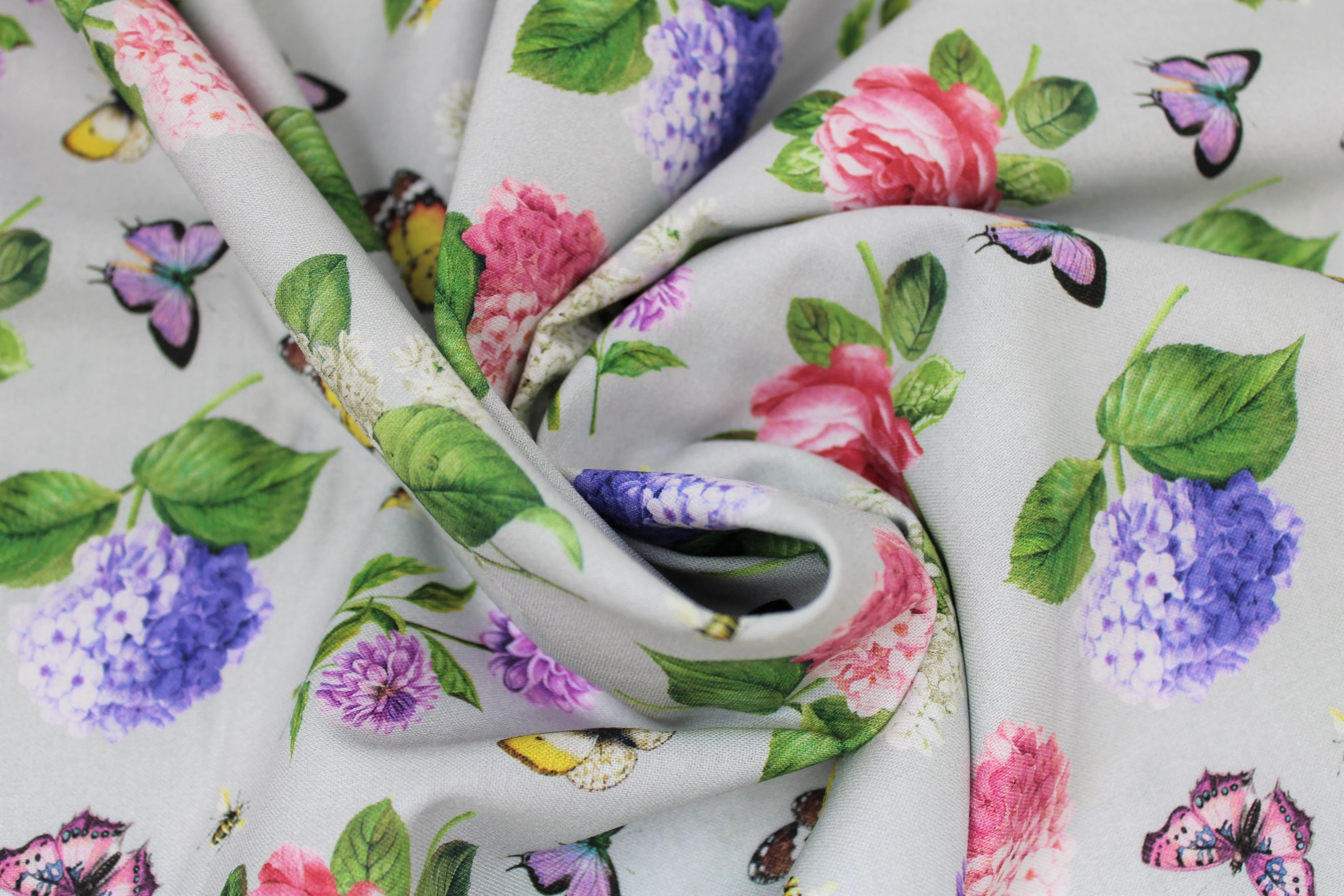 Scented Garden - 44/45" - 100% Cotton - Image 3