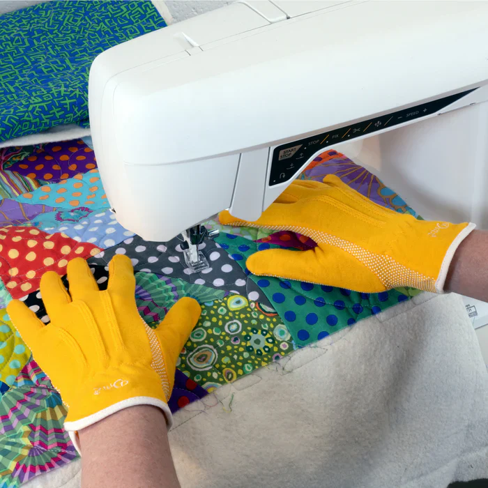 Machine Quilting Grip Gloves - Dritz - Image 5