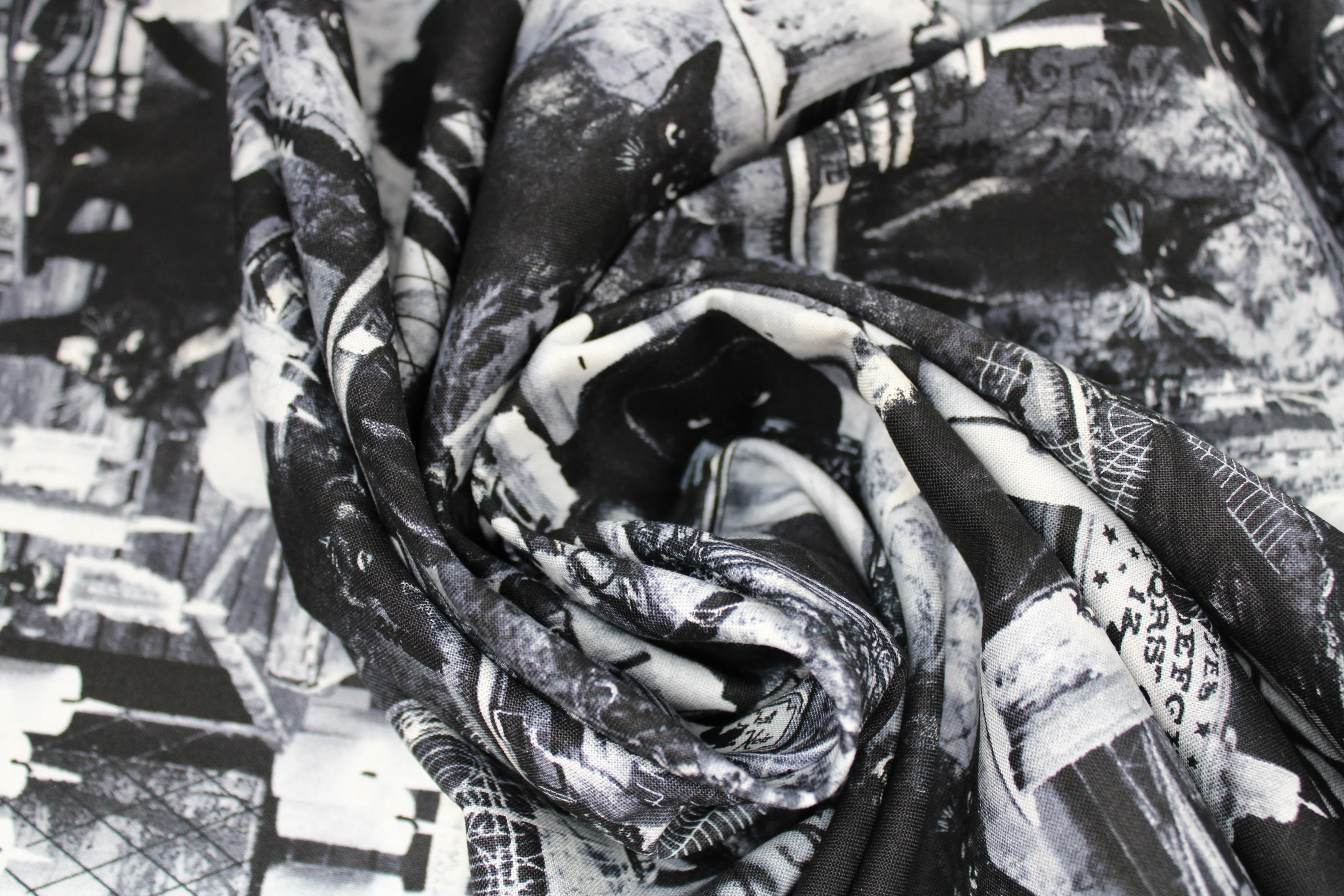 Halloween Prints - 45" - 100% Cotton - Image 10