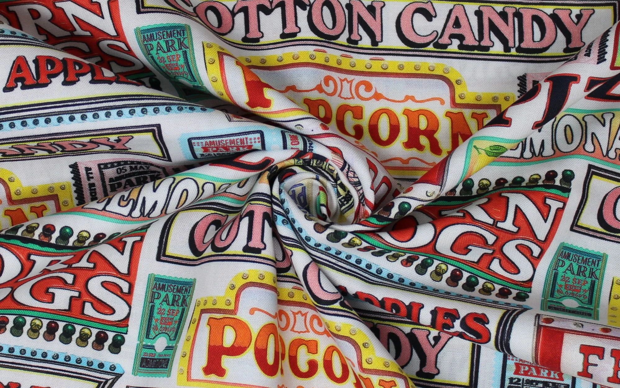 Amazement Park - 45" - 100% cotton - Image 4