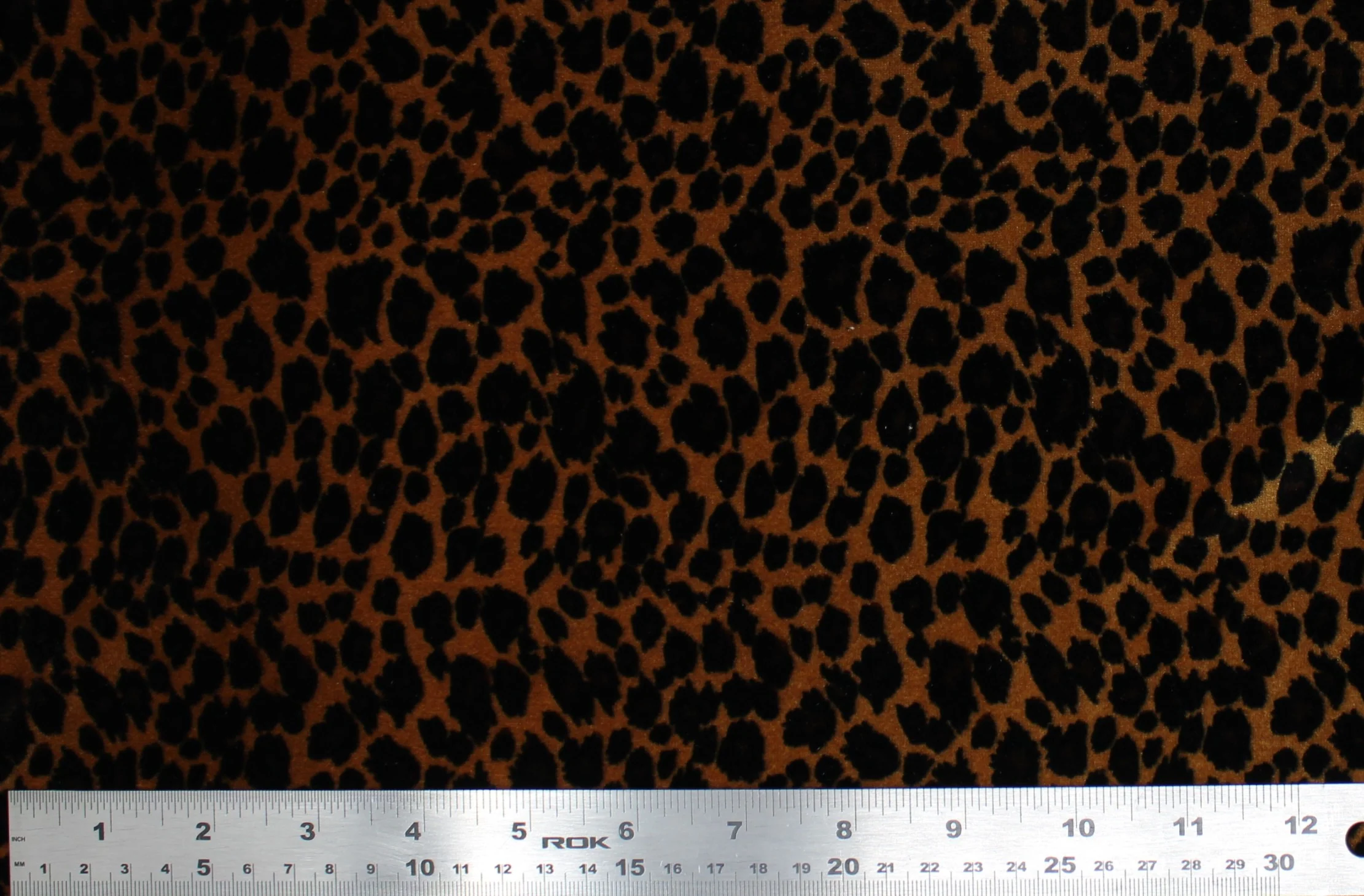 Cheetah Print Velvet - 57/60'' - 90% polyester, 10% spandex - Image 3