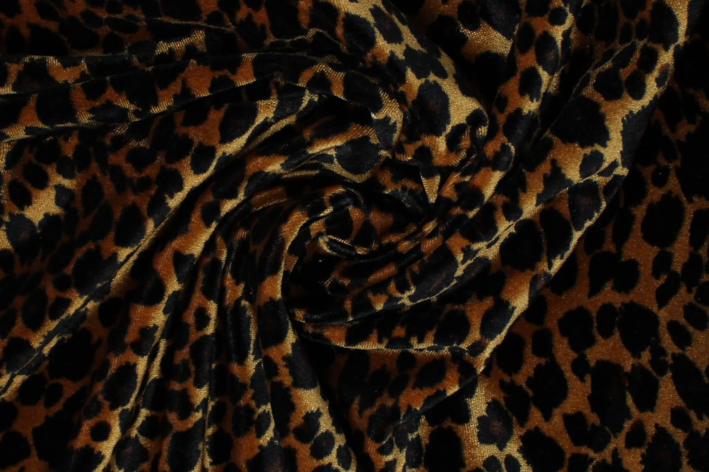 Cheetah Print Velvet - 57/60'' - 90% polyester, 10% spandex - Image 4