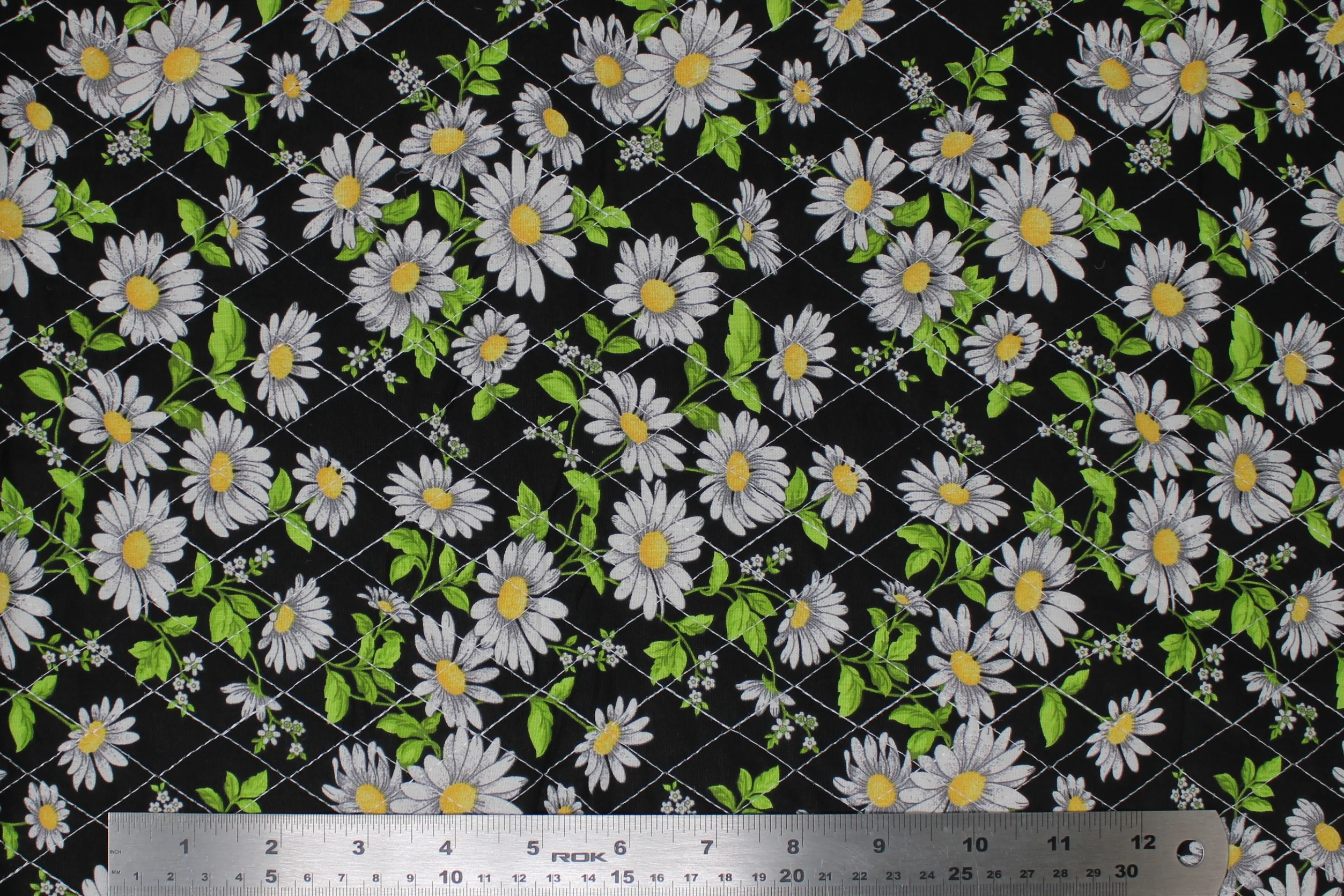 Double Face Quilted Prints - 43" - 100% cotton fabric with polyester batting - Image 3