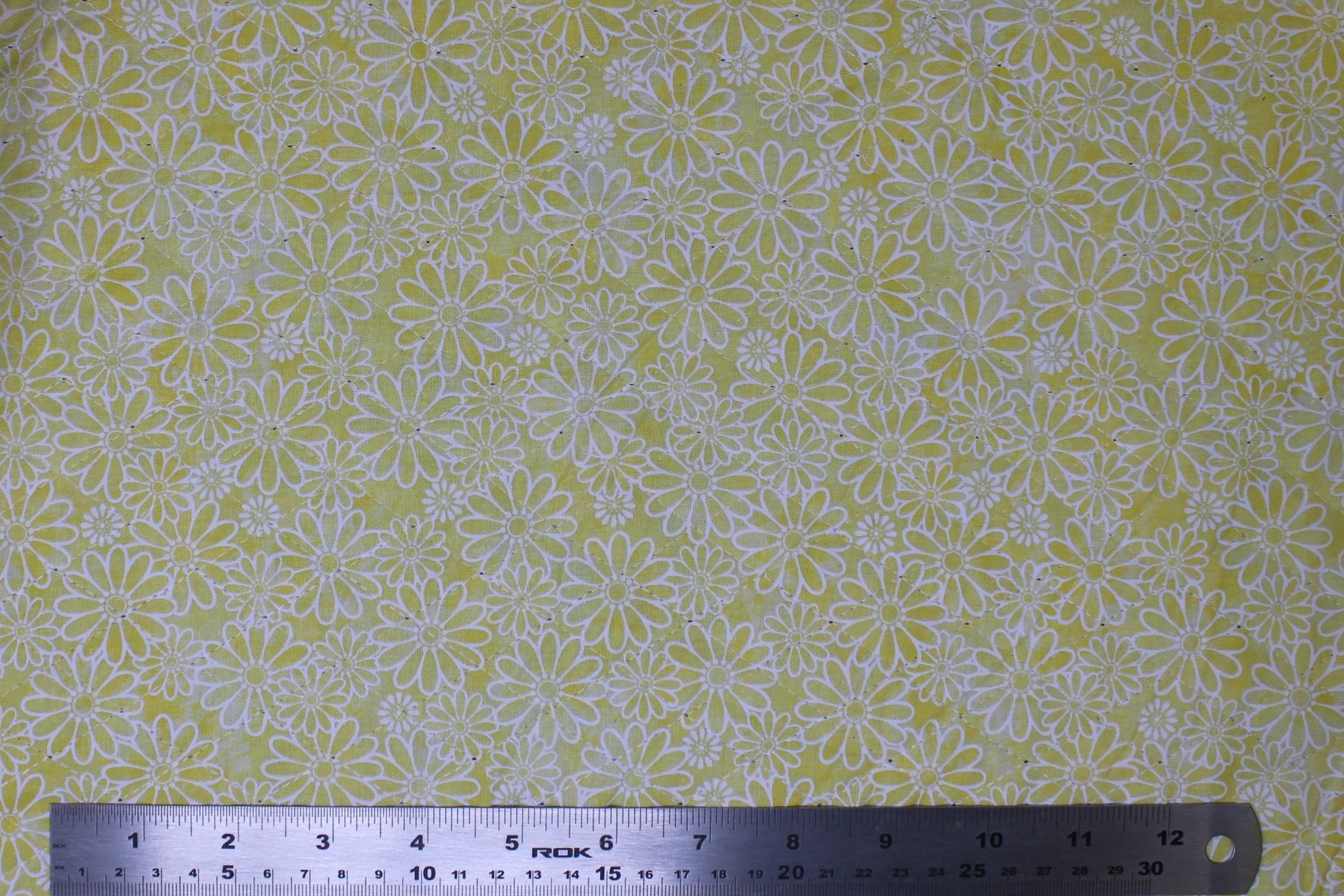 Double Face Quilted Prints - 43" - 100% cotton fabric with polyester batting - Image 4