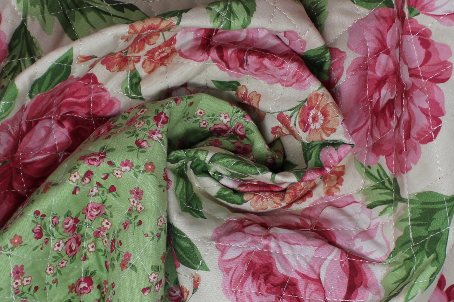 Double Face Quilted Prints - 43" - 100% cotton fabric with polyester batting - Image 9