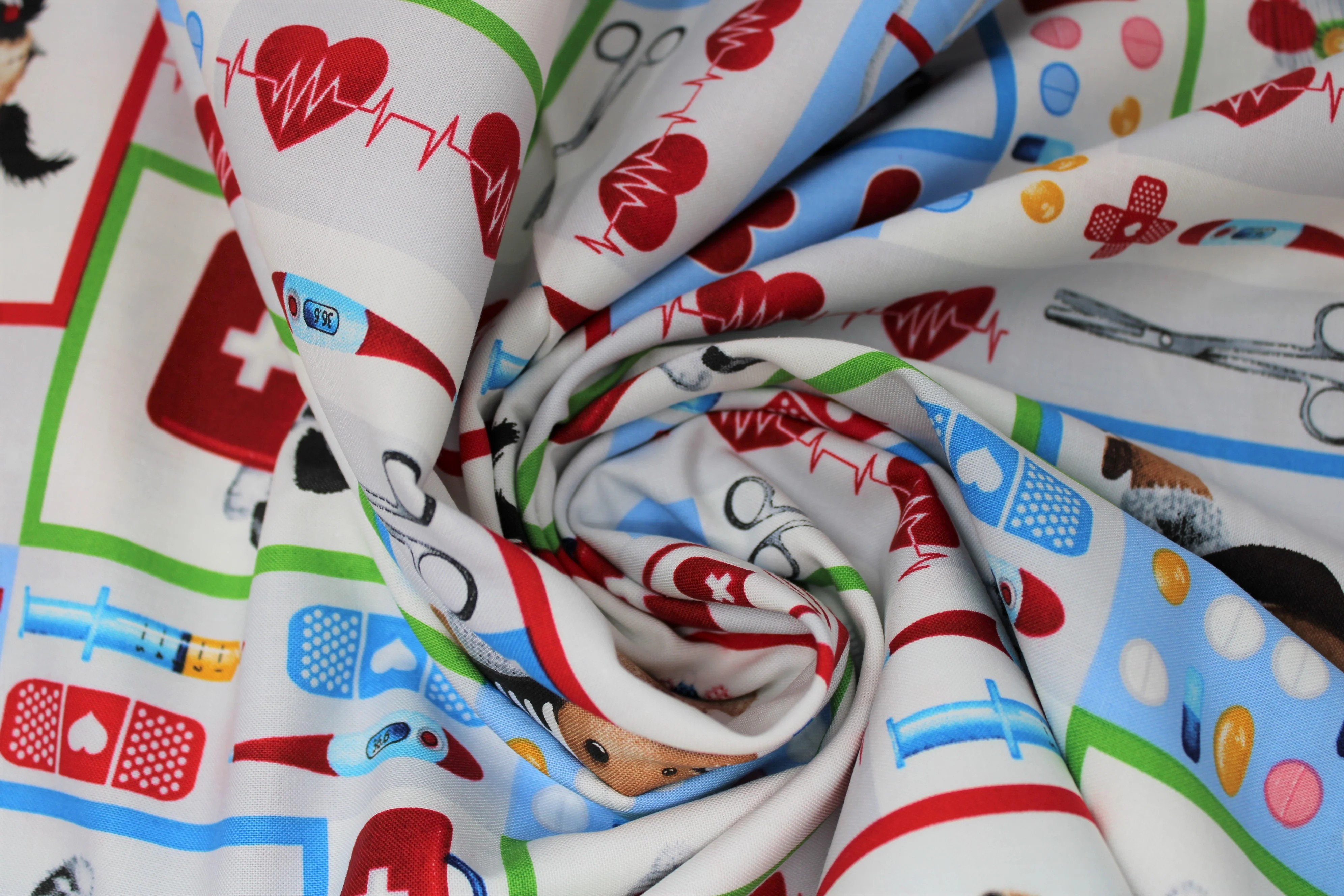 Big Hugs - 45" - 100% Cotton - Henry Glass - Image 3