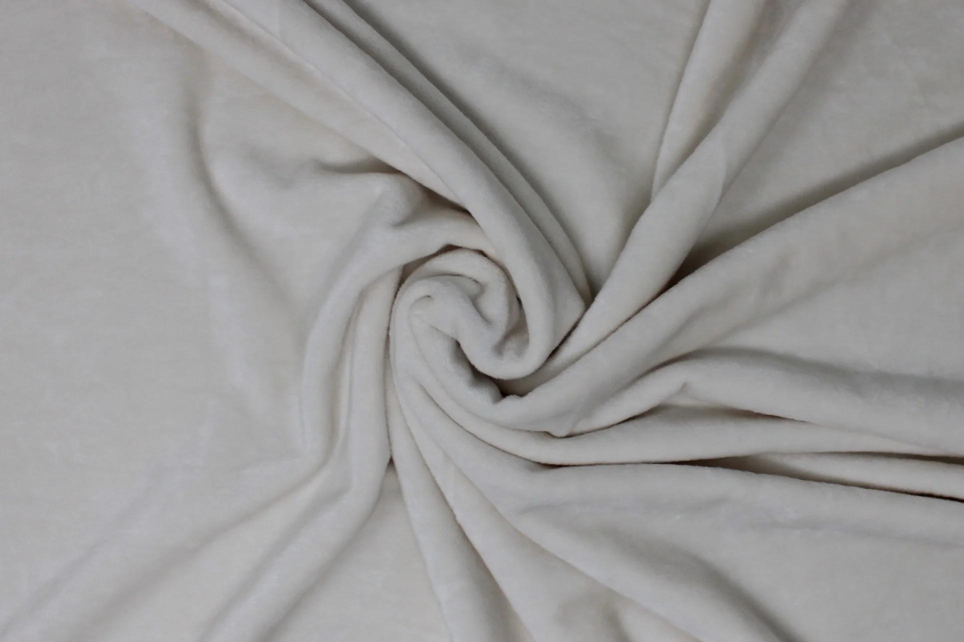 Velour Plush - 57" - 95% polyester, 5% spandex - Image 3