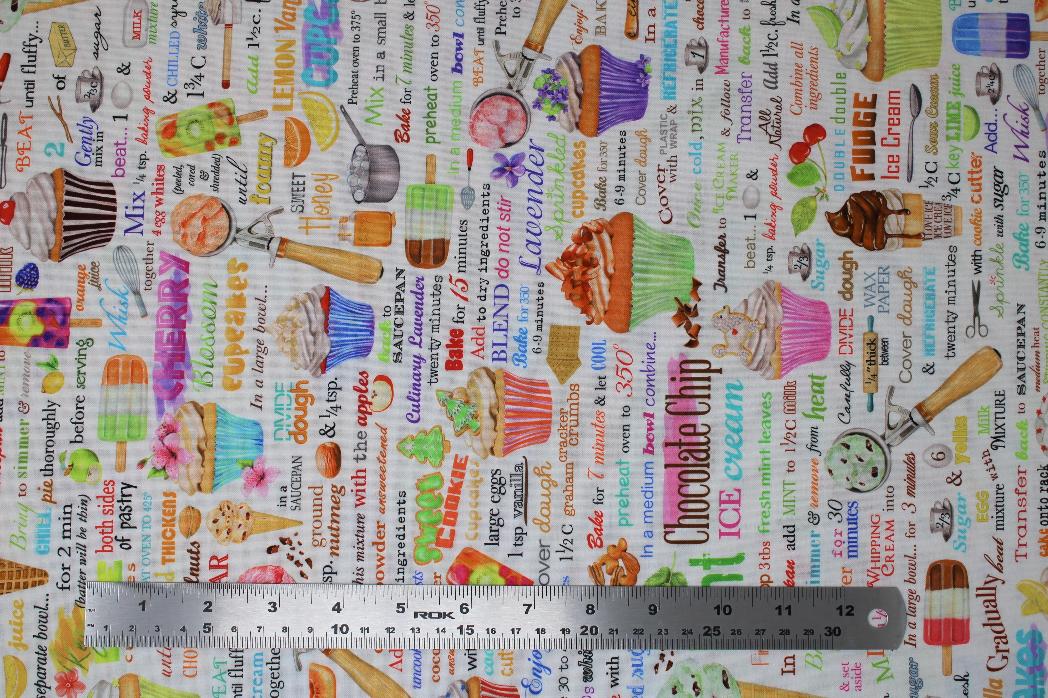 Sweet Tooth - 44/45" - 100% Cotton - Robert Kaufman - Image 7