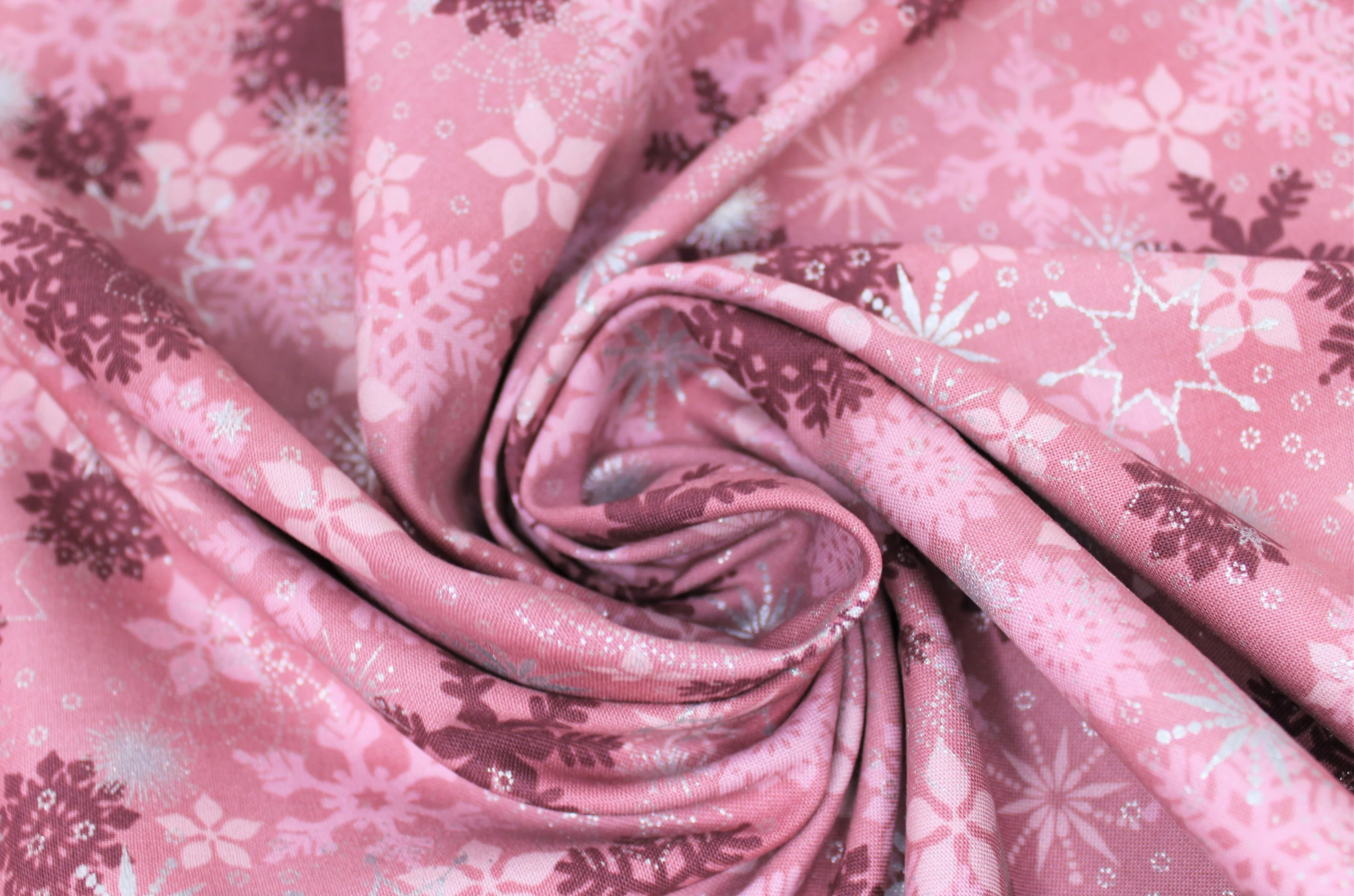 Christmas is Near - 44/45" - 100% Cotton - Image 4