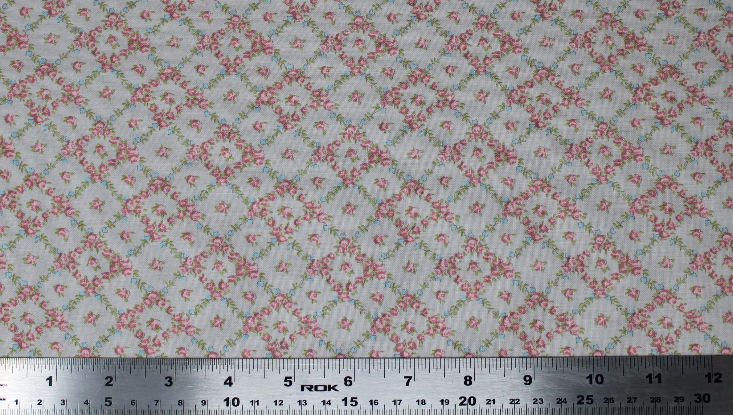 Cottage Linen Closet - 45" - 100% cotton - Image 3