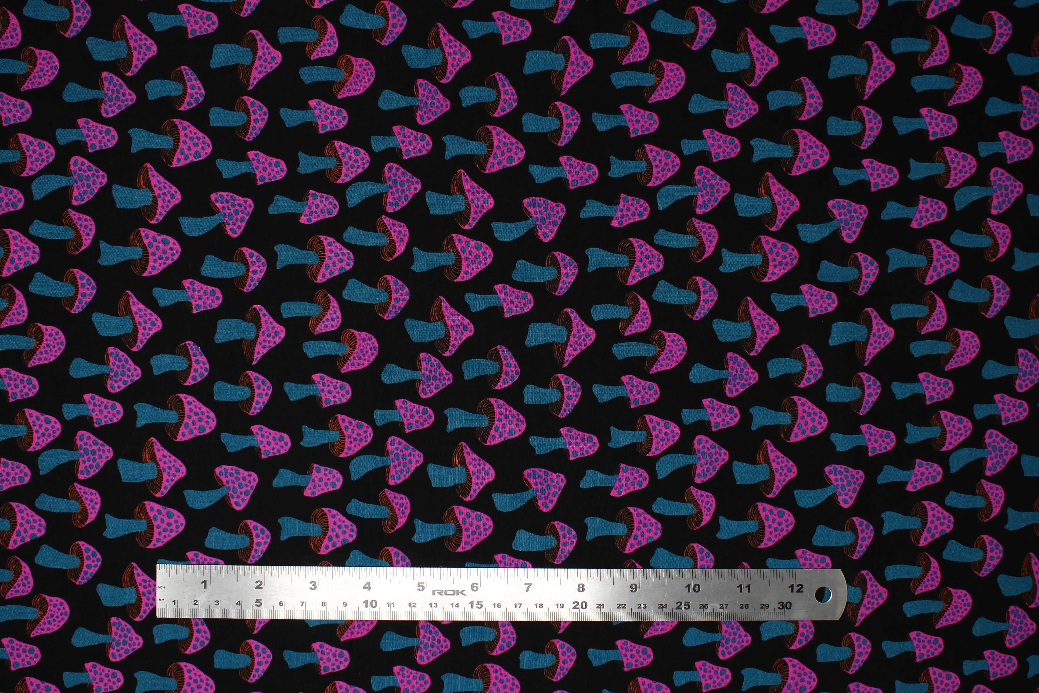 Darlings 2 - 45" - 100% Cotton - Image 2