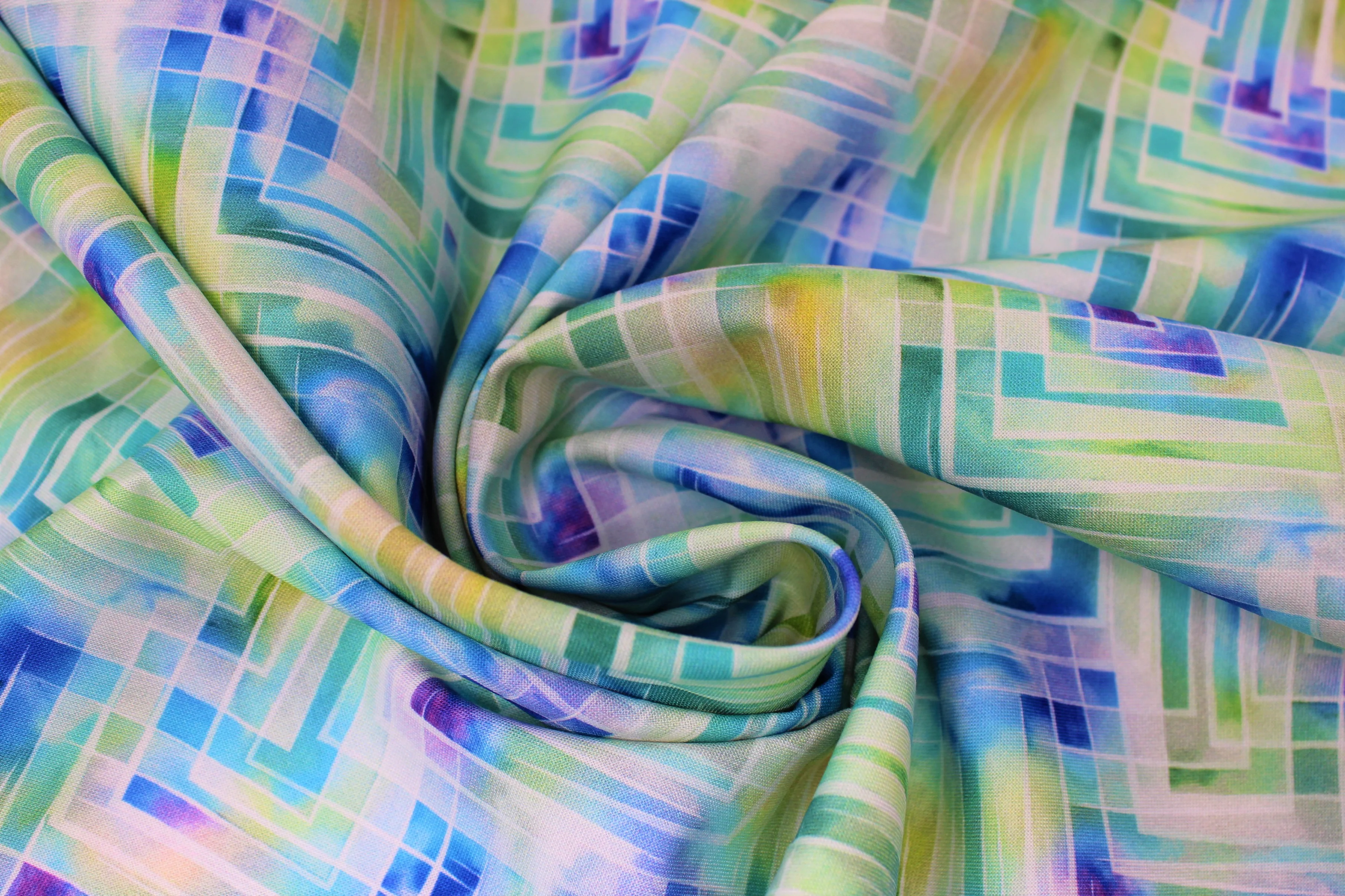 Springtime Romance - 45" - 100% Cotton - Image 5